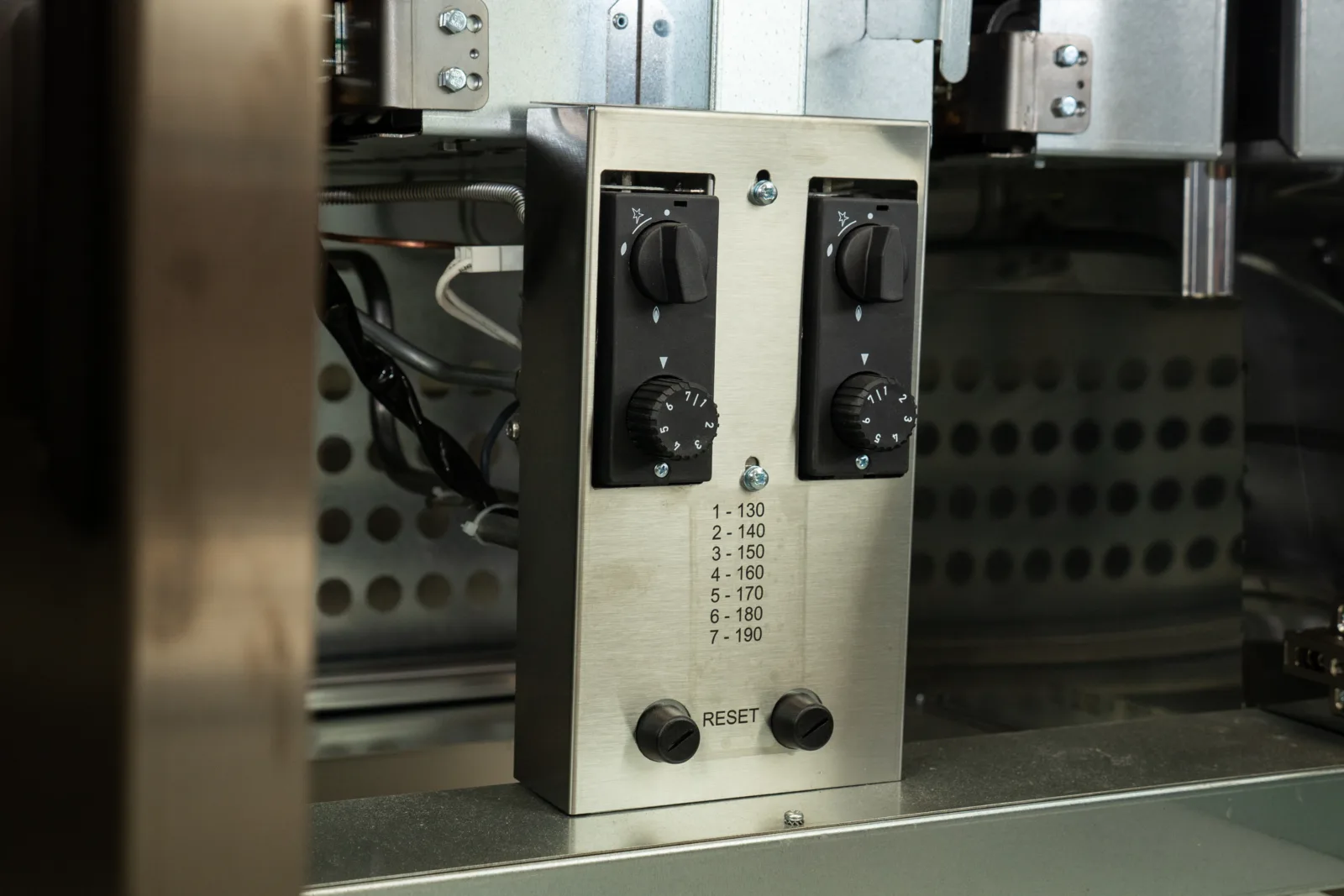Lincat J10/N Natural Gas Twin Tank Fryer - Image 4