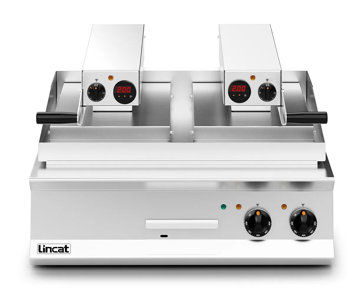 Lincat Opus 800 Electric Counter-top Clam Griddle - 1 x Flat Plate; 1 x Ribbed Plate - W 800 mm - 17.2 kW - Image 3