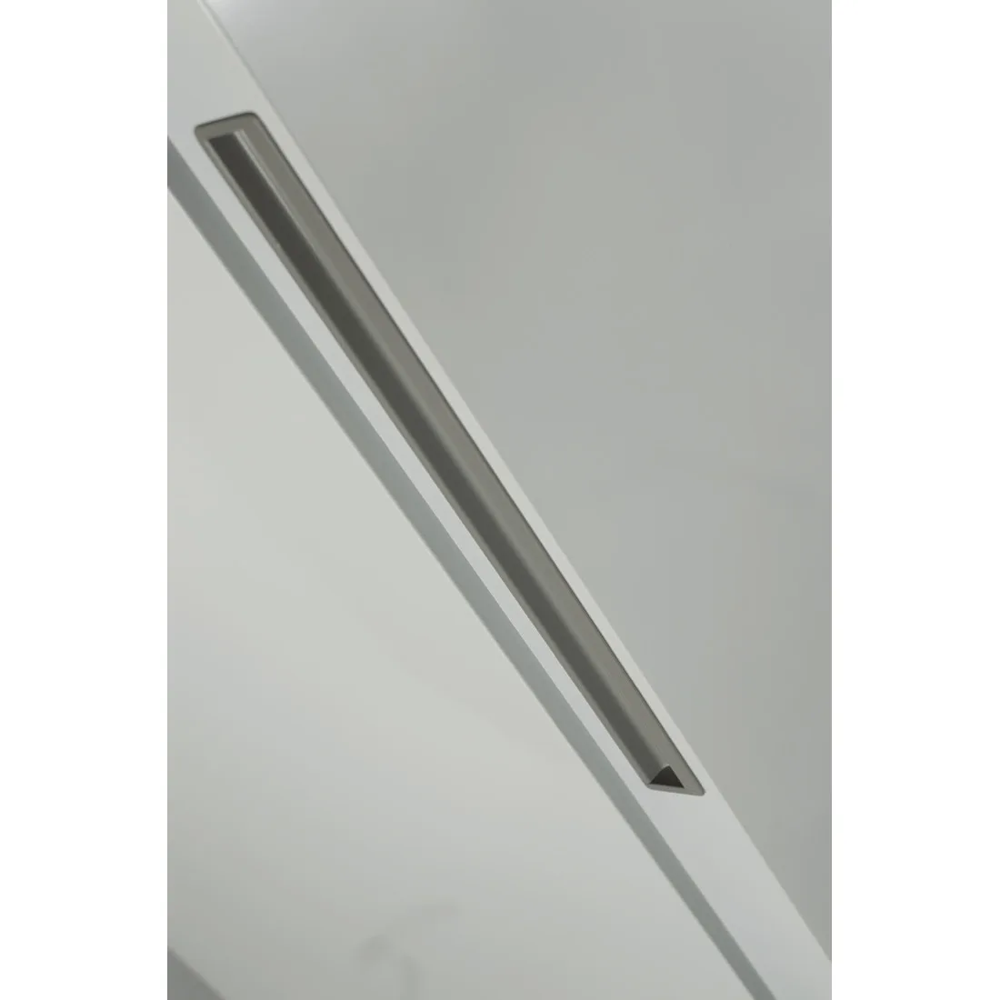 Prodis HC610R upright fridge door handle image