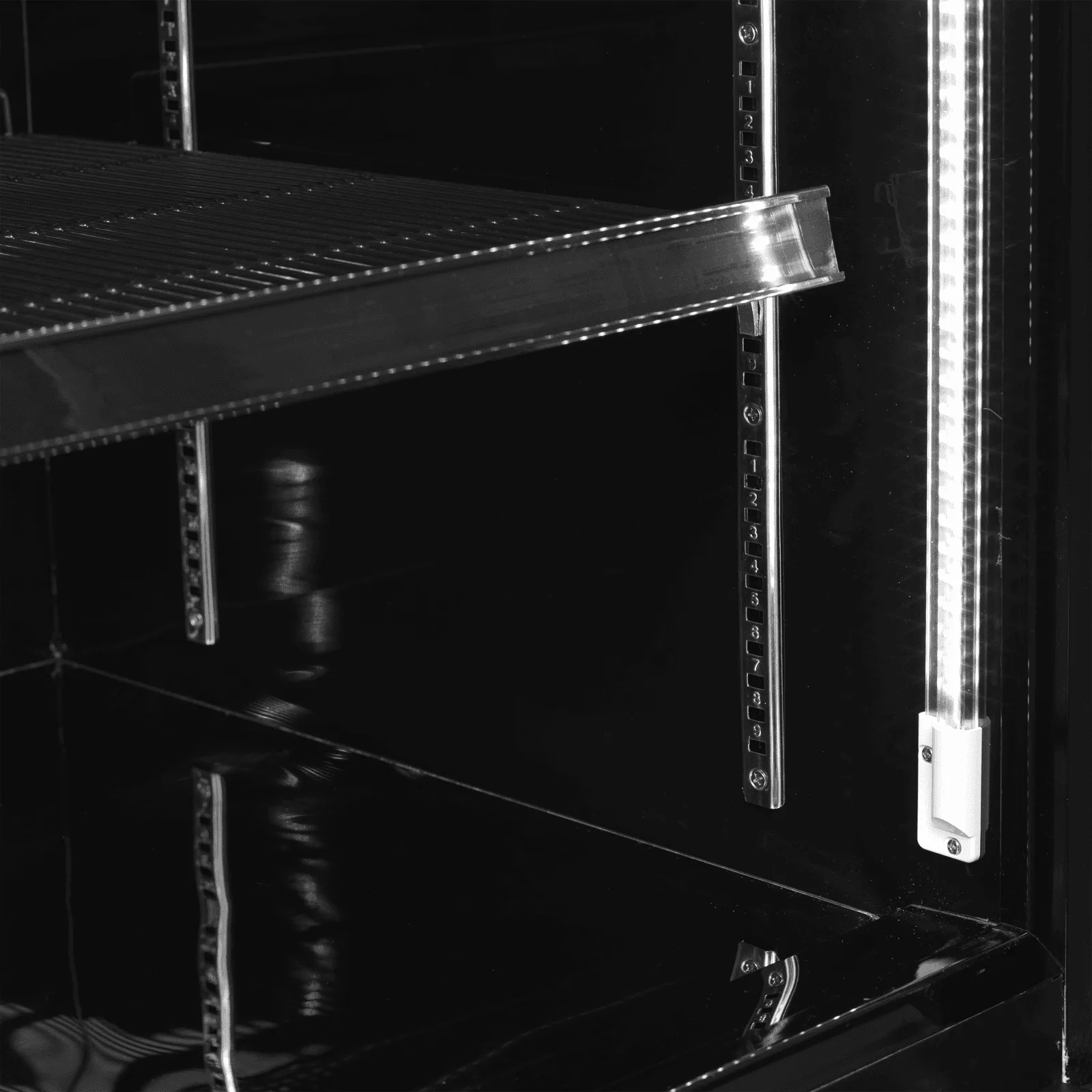 Atom Maxi C1DBB Glass Door Merchandiser - Image 3