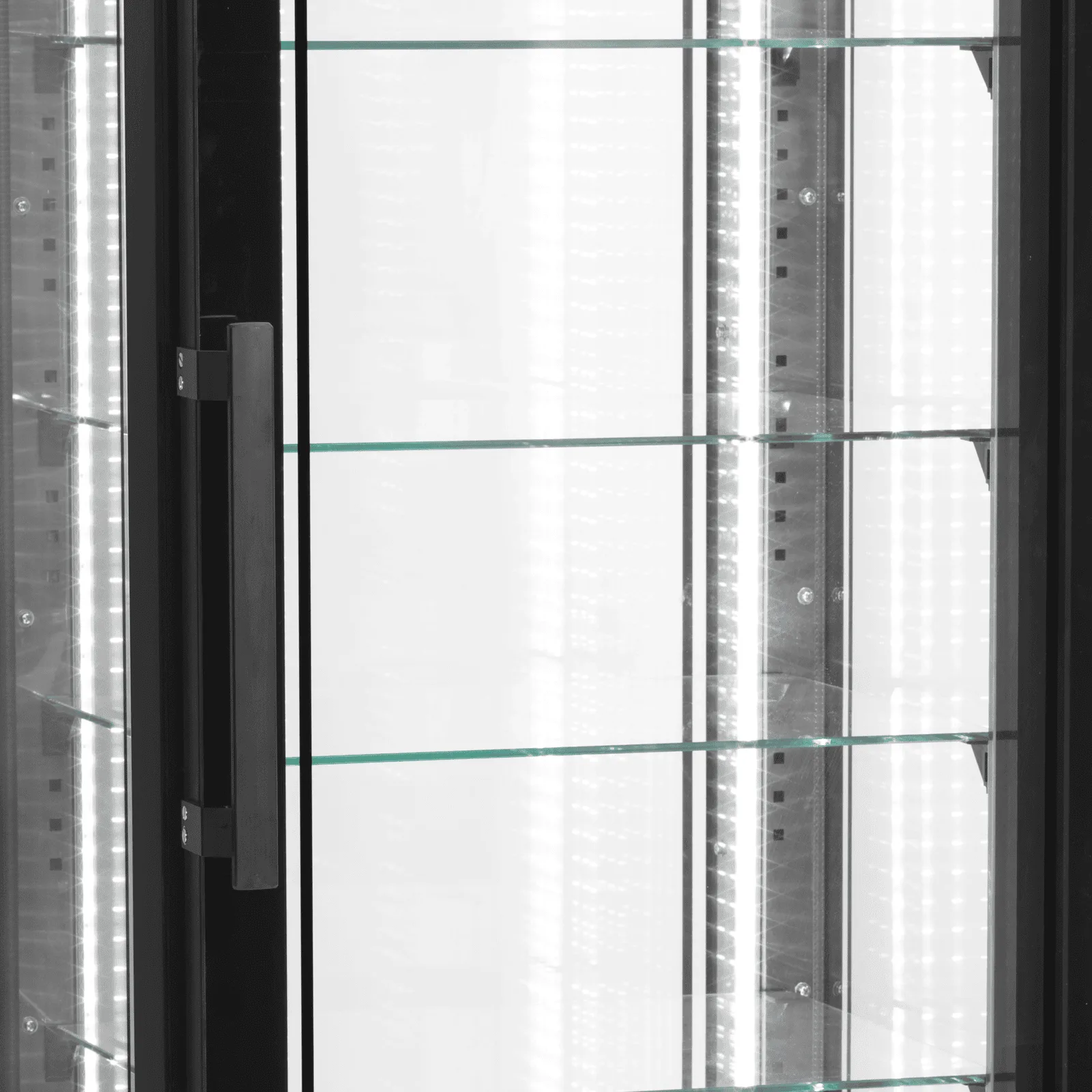 UPD400F Glass Display Freezer - Image 4