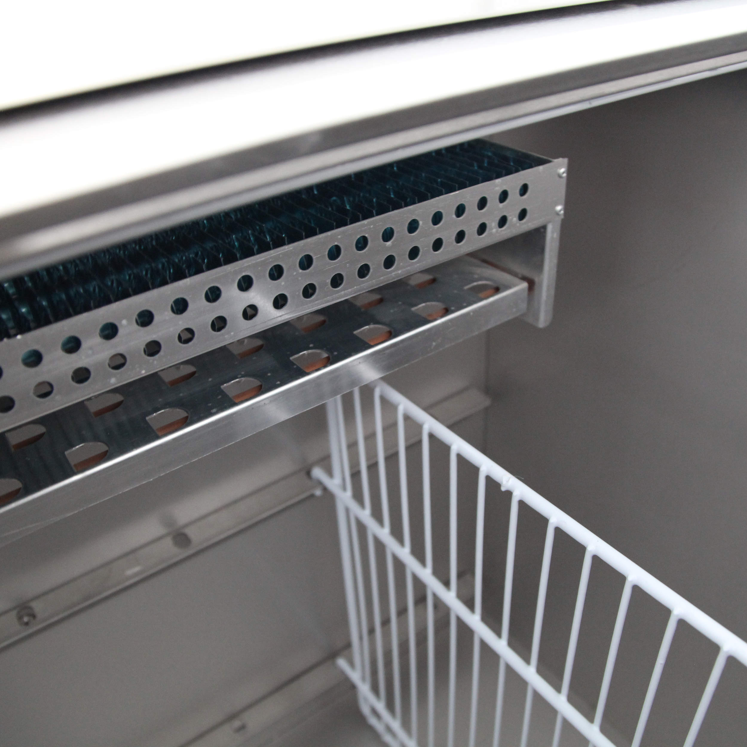 BHC250X1 Bottle Chest Cooler - Image 2