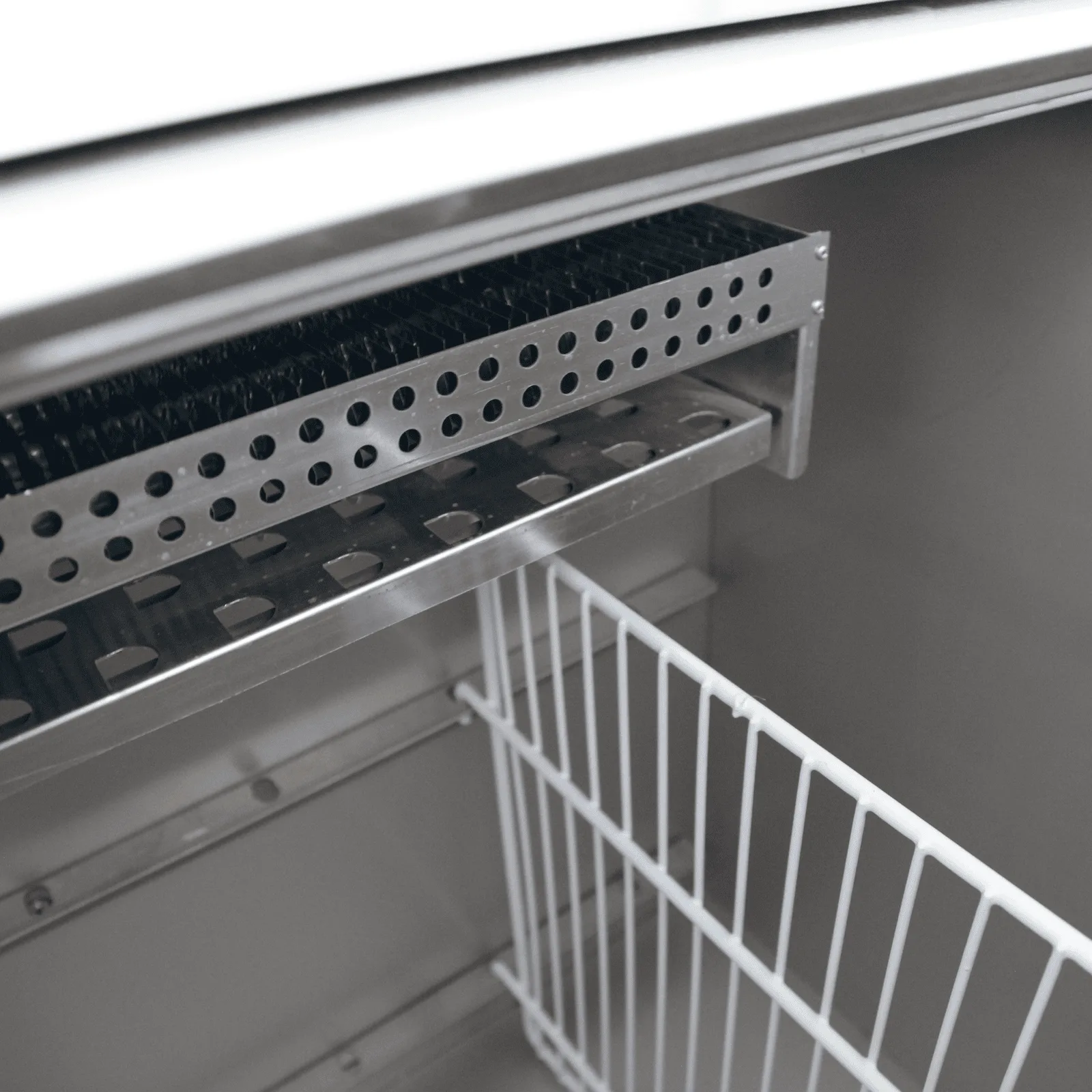 BHC200X1 Bottle Chest Cooler - Image 2