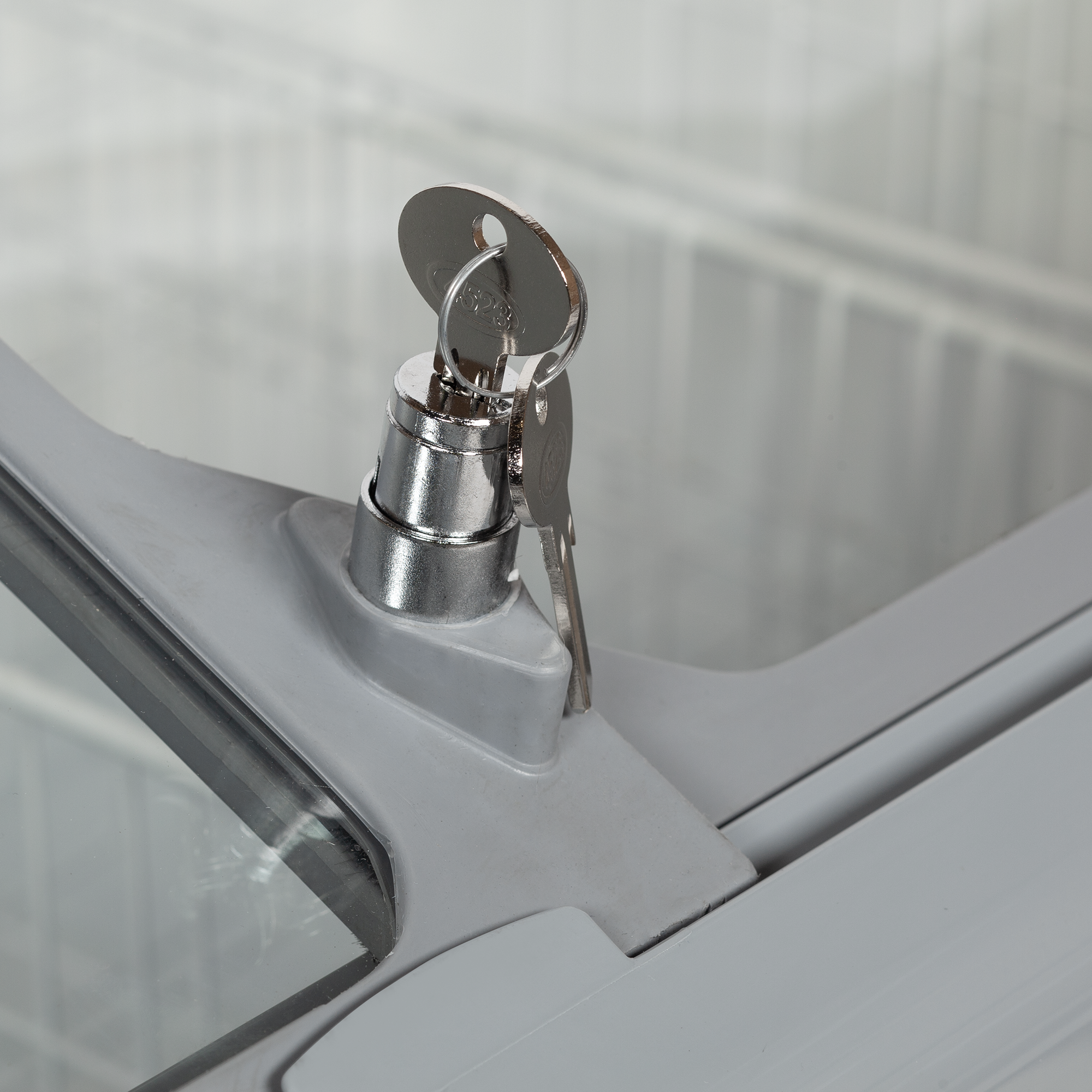 NIC401SCEB Sliding Curved Glass Lid Chest Freezer - Image 4