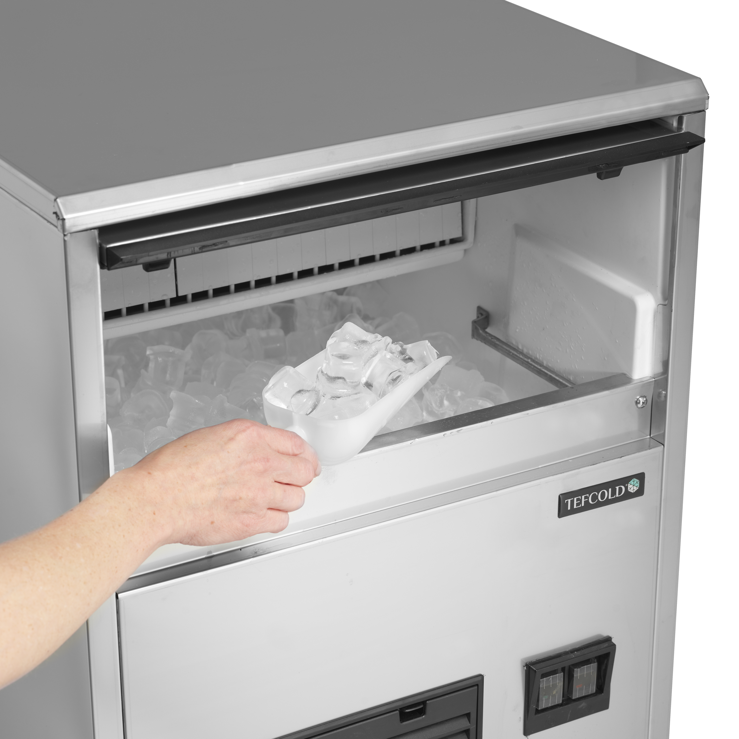 TC26 Ice Maker - Image 2