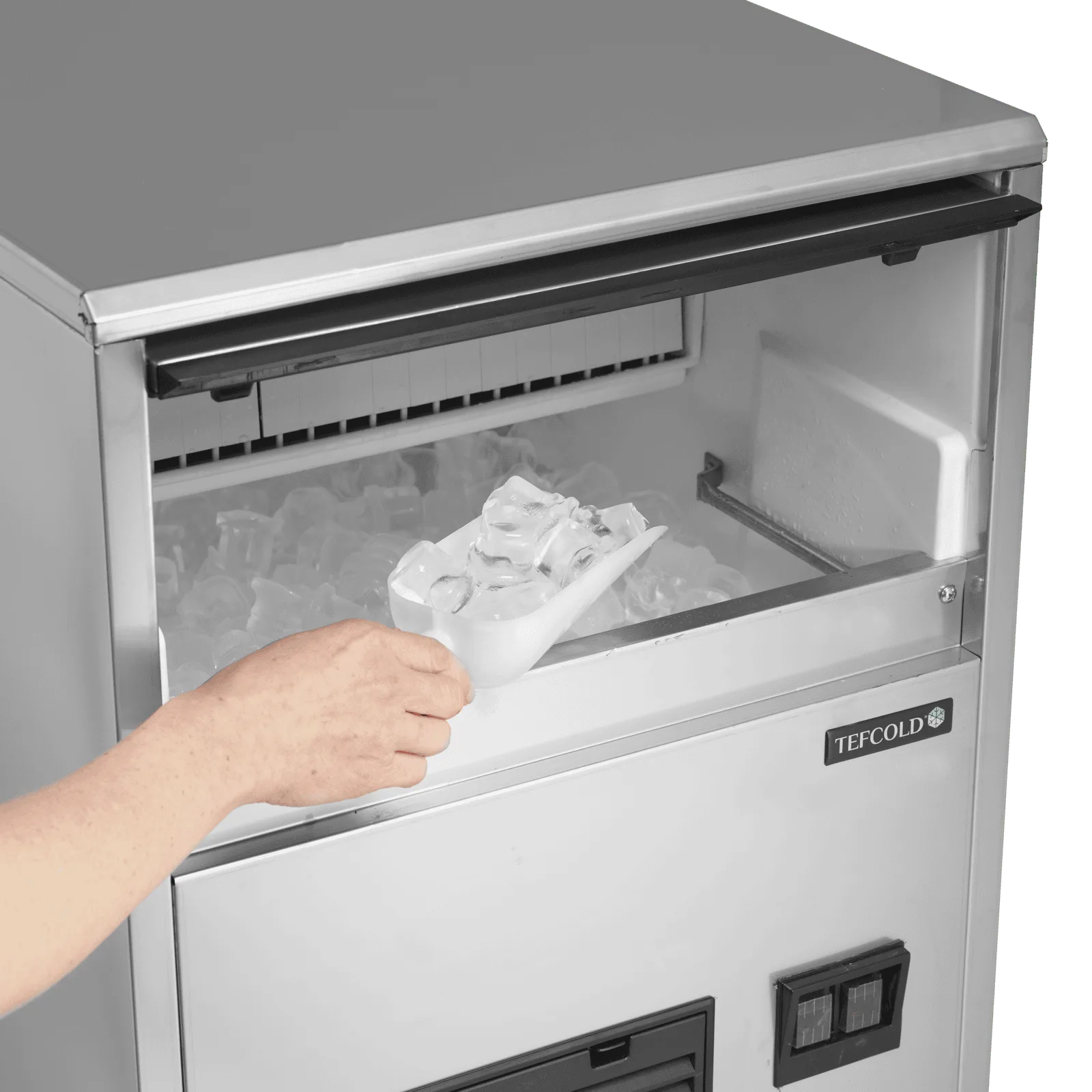 TC57 Ice Maker - Image 2
