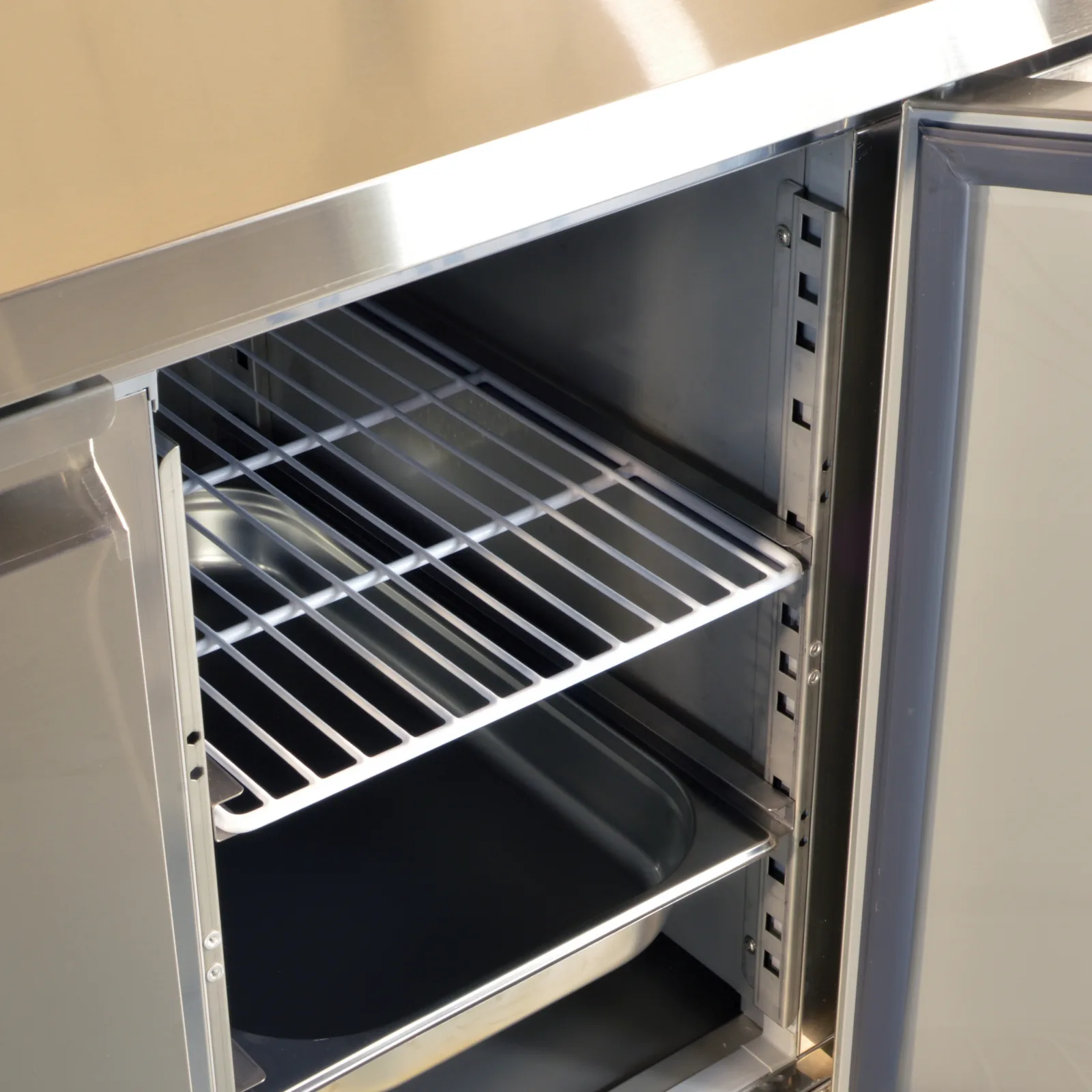 Prodis GRN-C2R Professional Two Door Stainless Steel Counter Fridge - Image 4