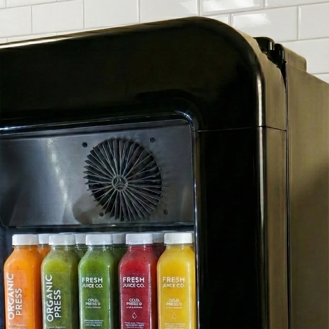 Prodis XDA600-P-K-LE single door display fridge image 5