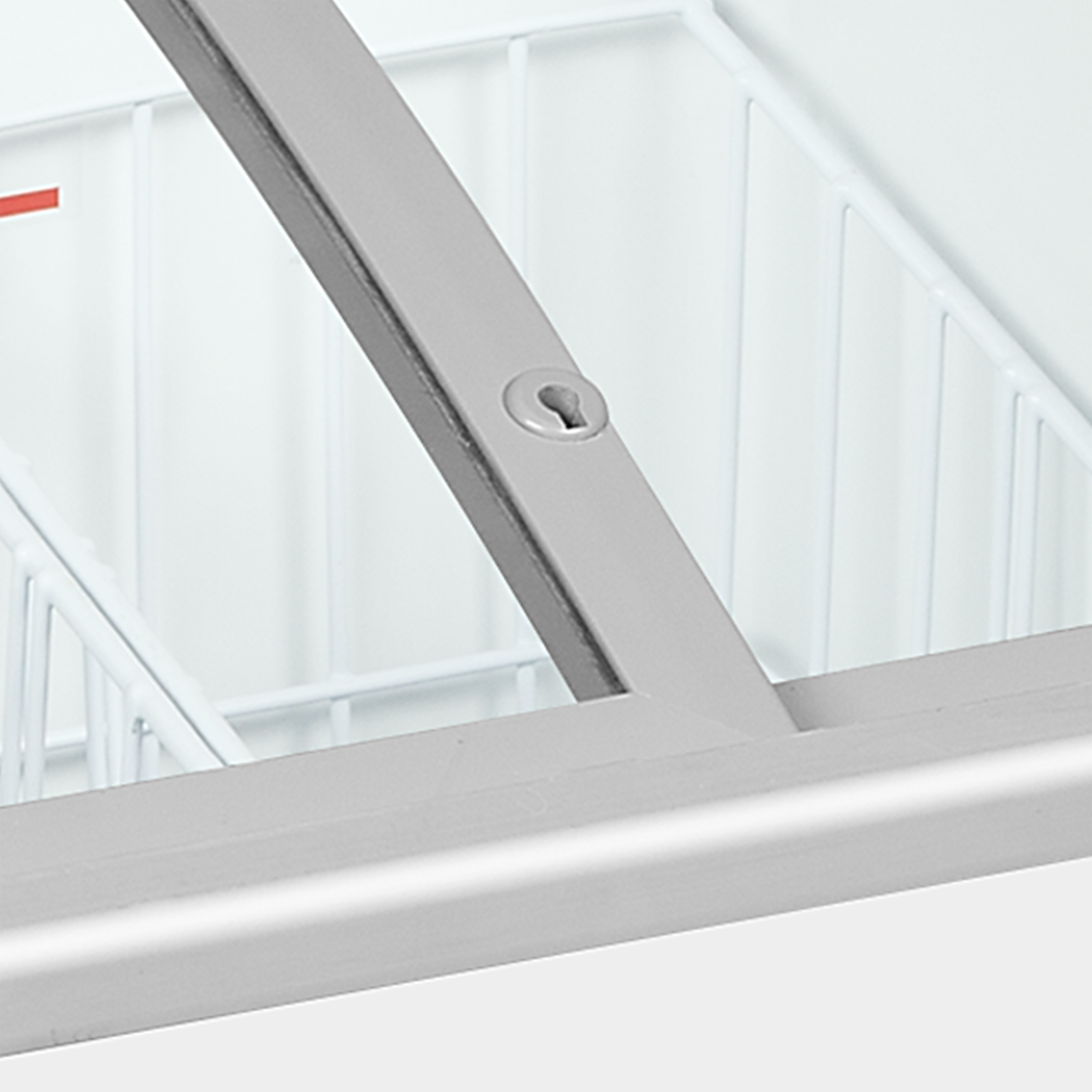 IC102SCEB Sliding Curved Glass Lid Chest Freezer - Image 4