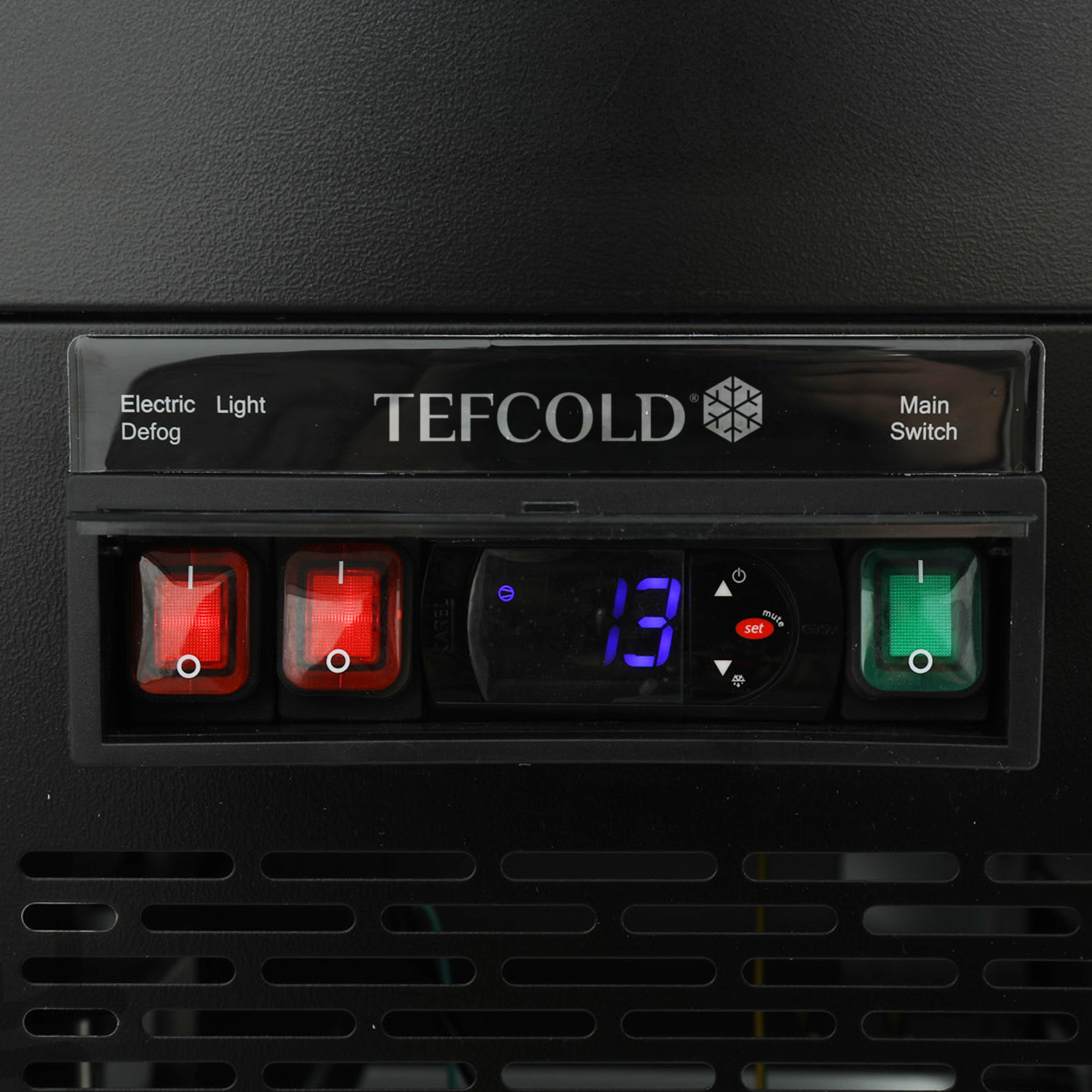 PDA3-CTF150B-1 Chilled Display Cabinet - Image 2