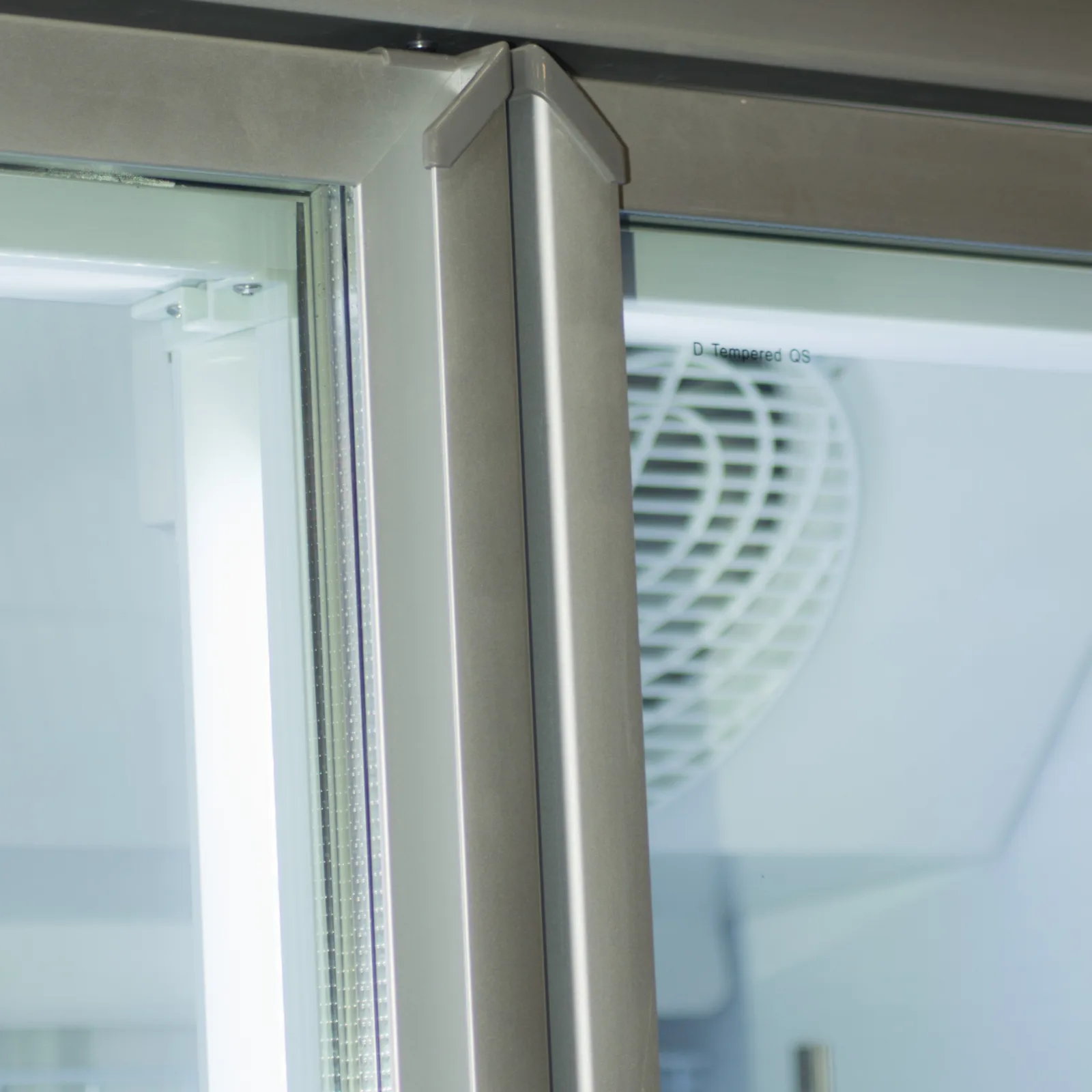 Prodis XPD750-P-G-LE Heavy Duty Low Energy Single Door Display Fridge - Image 4