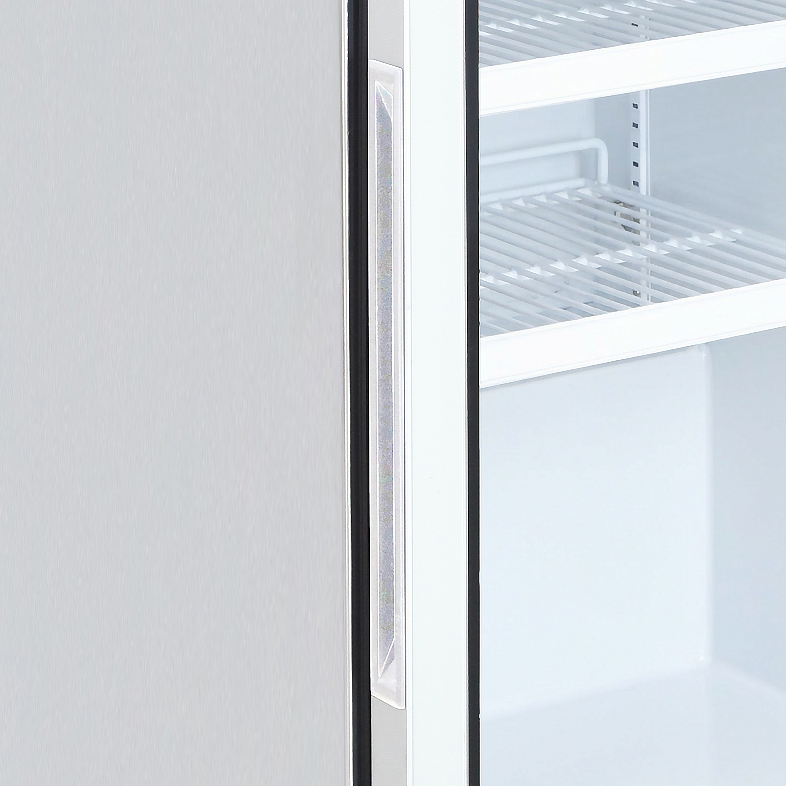 UDB-F500V-WW1 Glass Door Display Freezer - Image 2