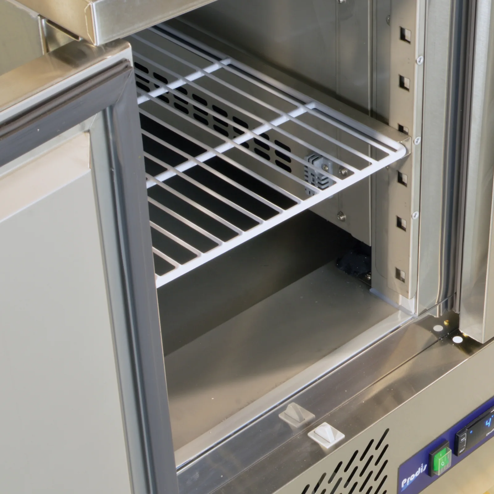 Prodis EC-3SS-LE 3 Door Compact Saladette Counter, Flat Top - Image 4
