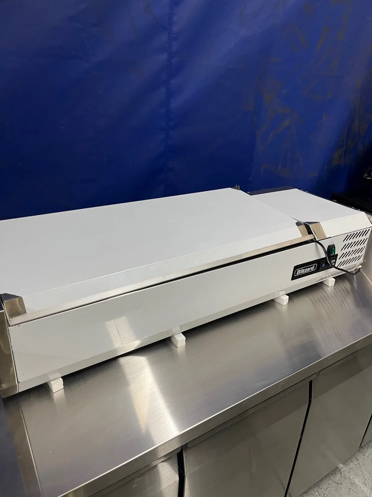 Graded-100006 1.2m Hinged 1/3 Gastronorm Prep Top