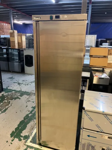 GRADED – Upright 320L Single Hinged Door Freezer