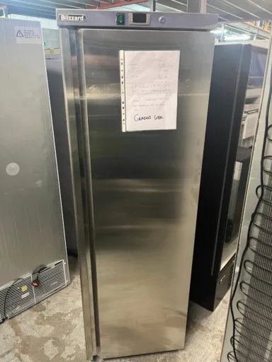 GRADED – Upright 320L Single Hinged Door Freezer